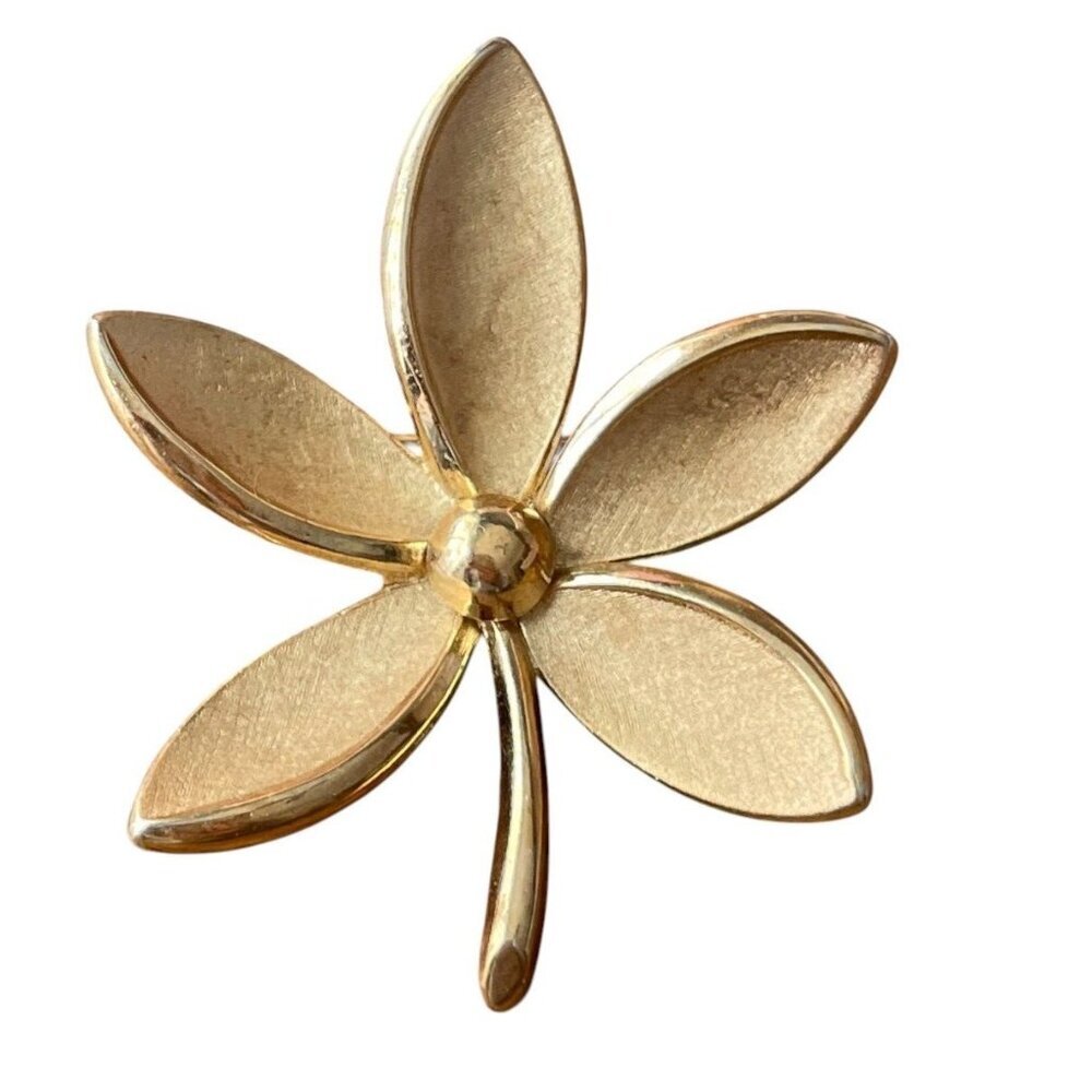 Vintage Crown Trifari Gold Tone Flower Brooch Pin (1950s-1960s)